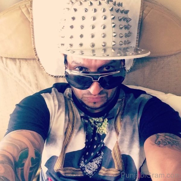 Jazzy B Looking Personable 709