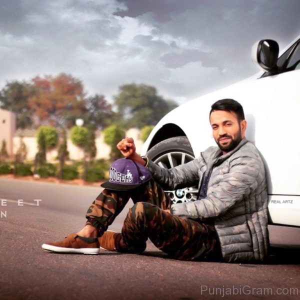 Pic Of Good looking Dilpreet Dhillon 528