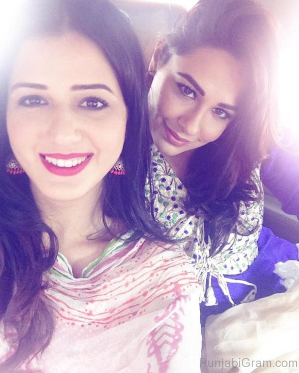 Pic Of Mandy Takhar Looking Marvelous 211