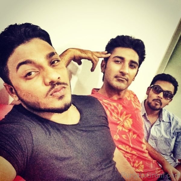 Picture Of Fashionable Raftaar-330