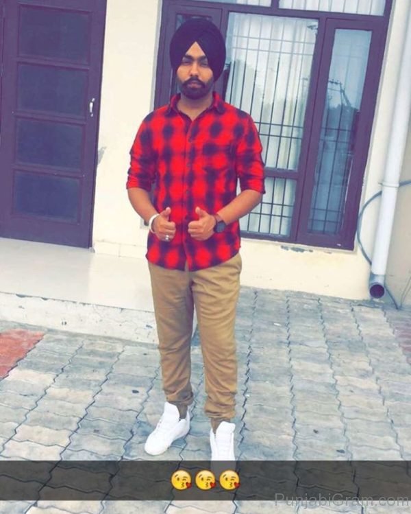 Picture Of Good looking Ammy Virk 486
