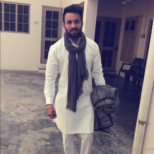 Picture Of Good looking Dilpreet Dhillon 530