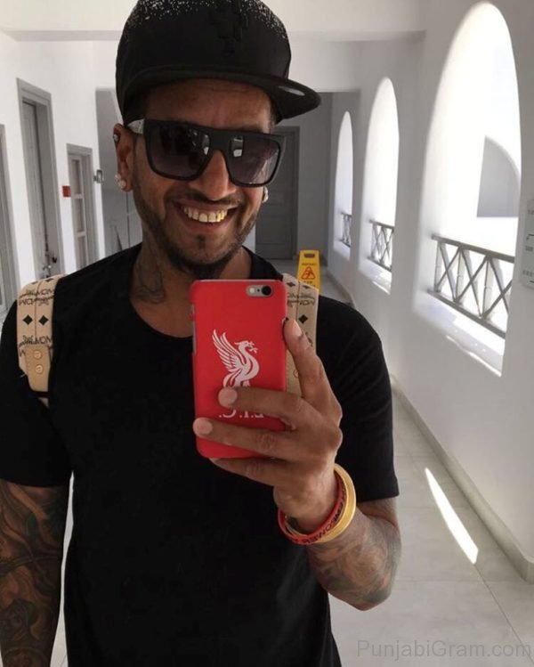 Picture Of Jazzy B Looking Smart 421