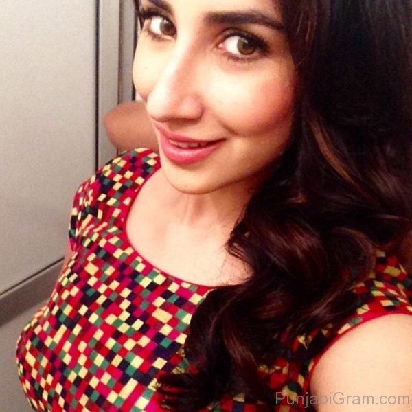 Picture Of Parul Gulati Looking Lovely