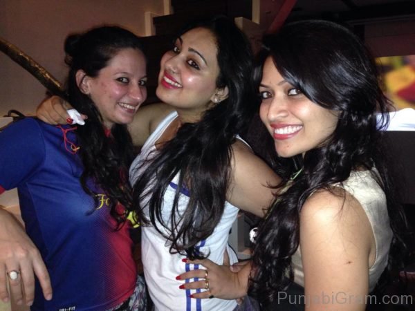 Amita Pathak With Her Friends