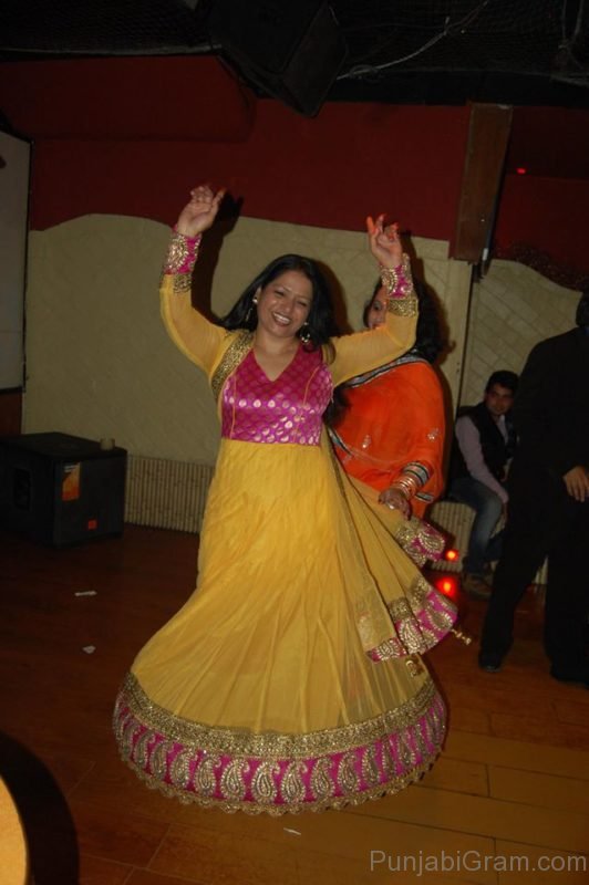 Anita Shabdeesh In Yellow Dress