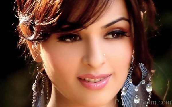 Anjana Sukhani Closeup