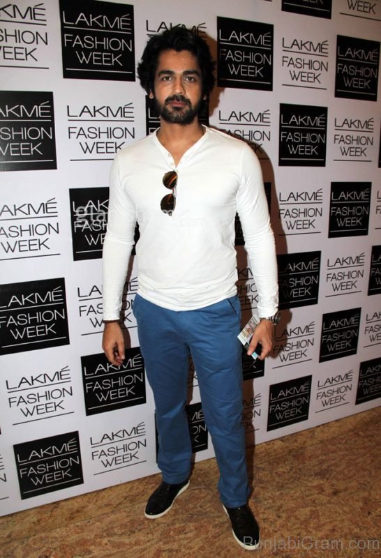 Arjan Bajwa In White T Shirt Picture