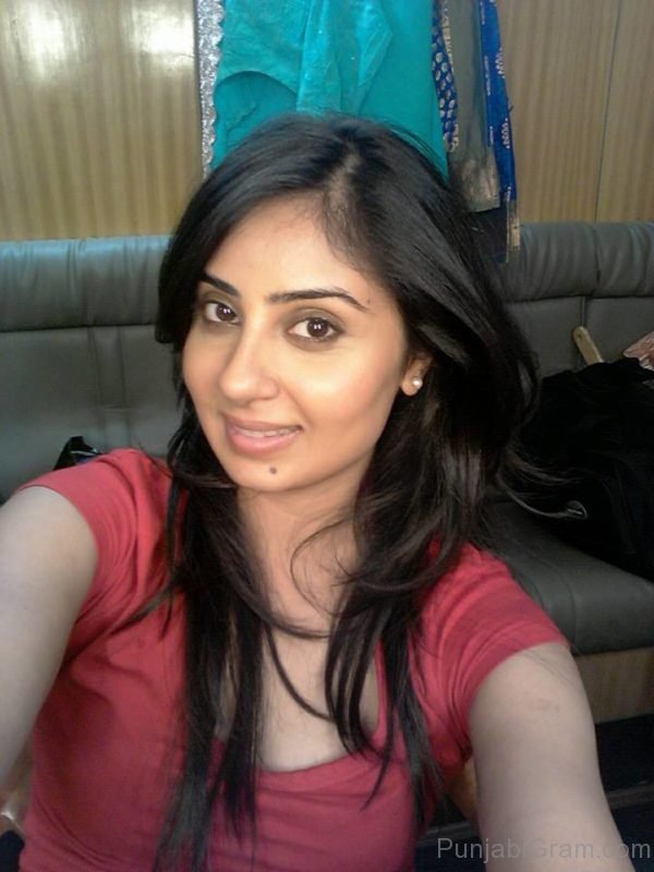 Bhanushree Mehra Looking Sexy
