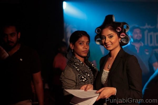 Bhanushree Mehra With Her Hair Dresser