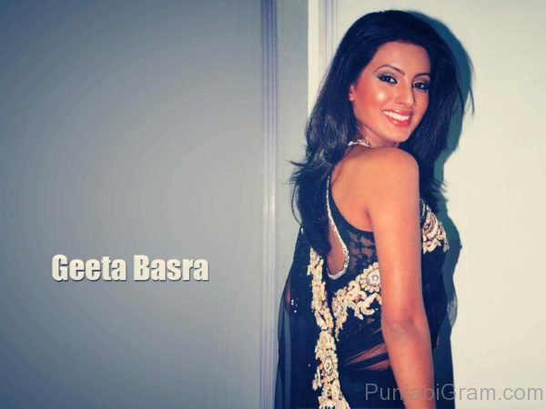 Geeta Basra In Black Saree