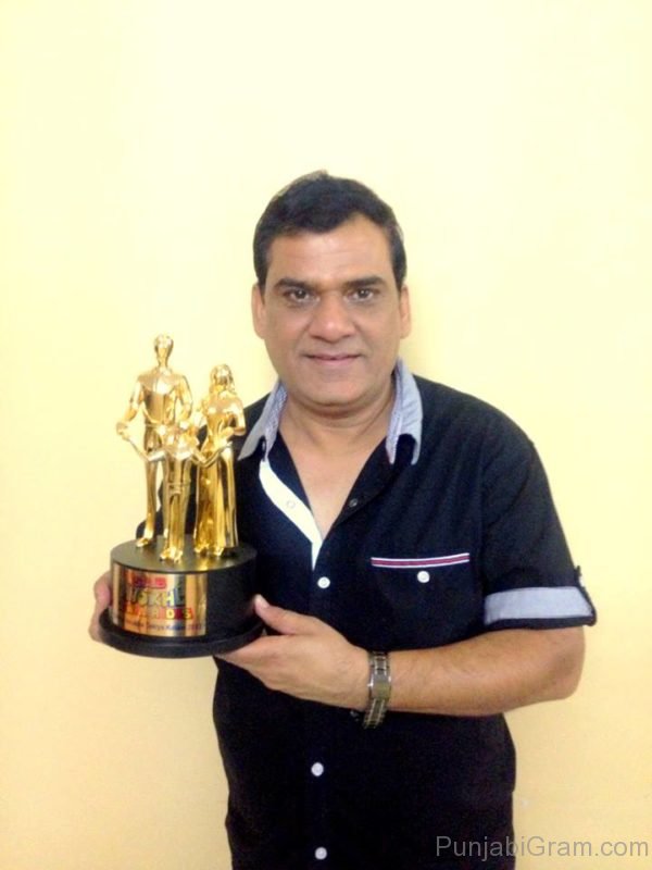 Gopi Bhalla Holding Award