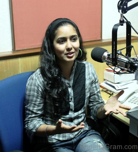 Harshdeep Kaur At Radio Station