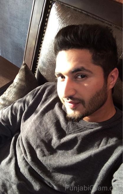 Jassi Gill Looking Smart Image
