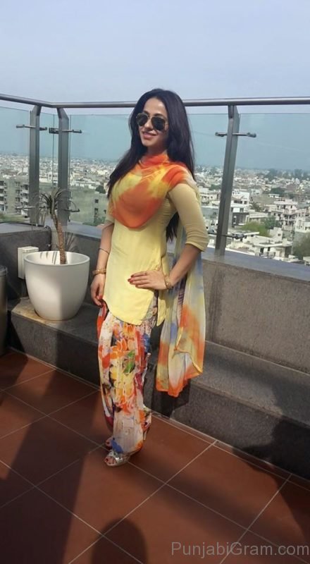 Keeya Khanna In Suit