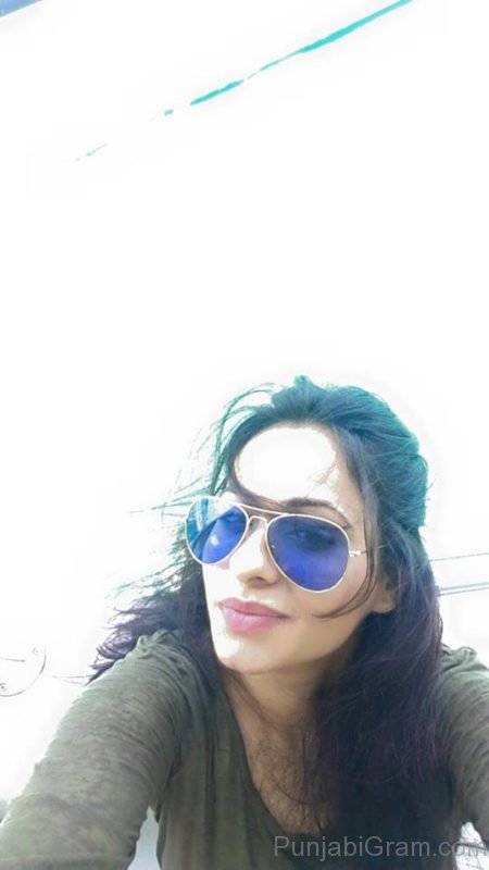 Keeya Khanna Selfie