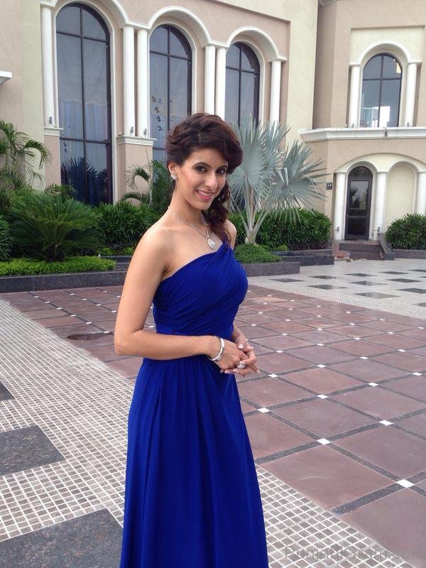 Khushboo Grewal Looking Terrific In Blue Dress